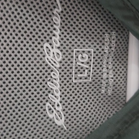 Eddie Bauer Men's Forest Green Button-Up Shirt Large - Picture 4 of 4